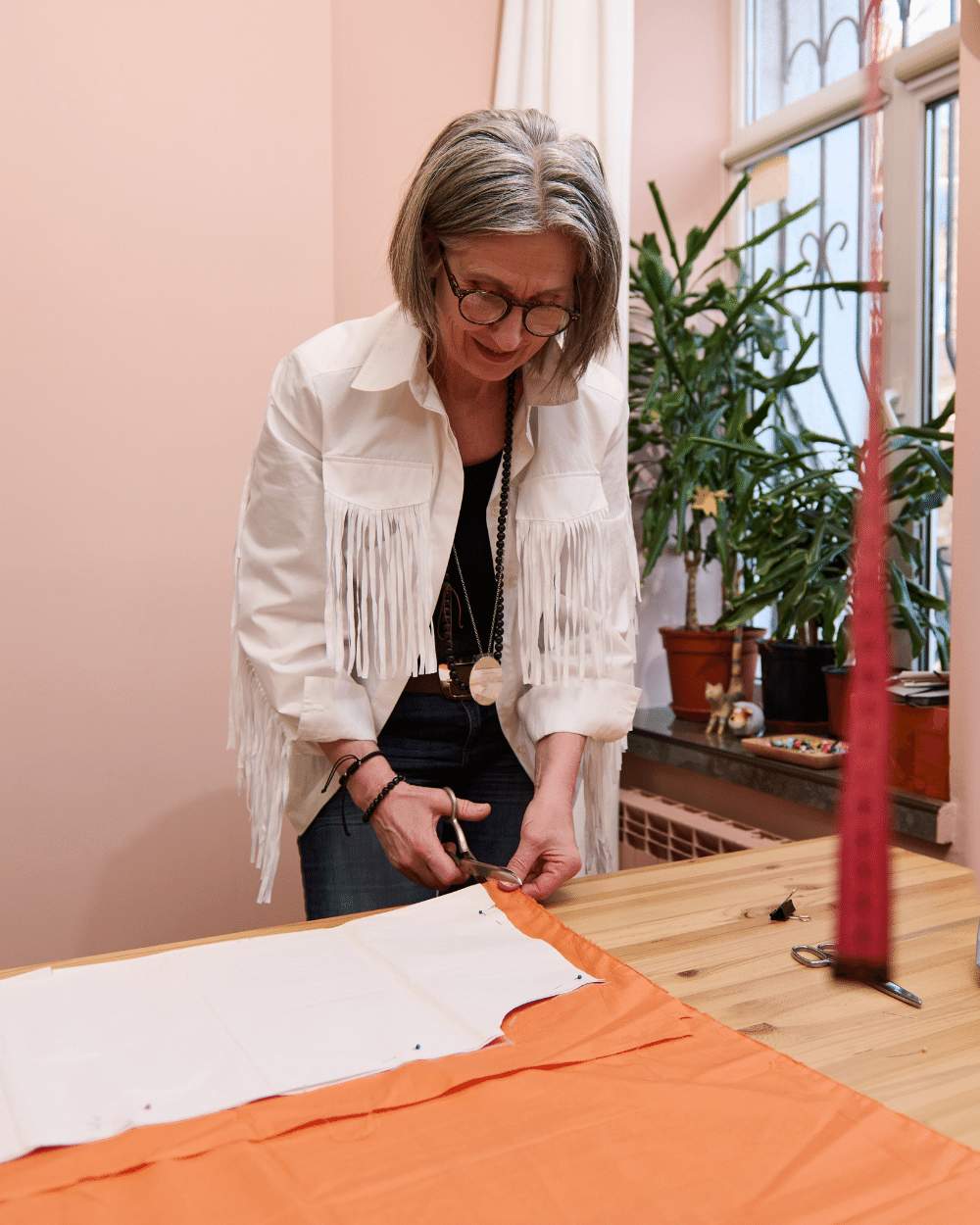 Women cutting project